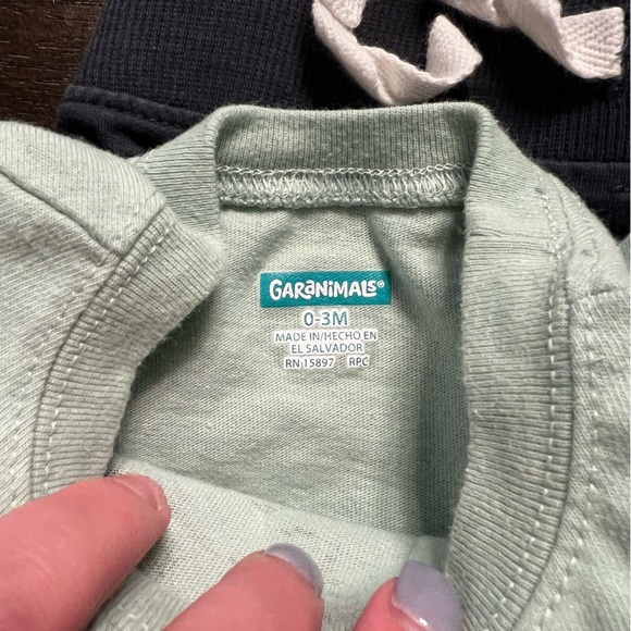 Baby Infant 0-3M bundle of clothing - t shirts, sweat pants, tank tops - Picture 3 of 13